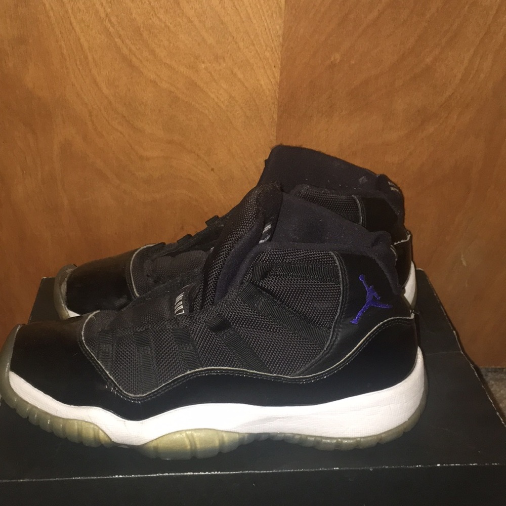 Jordan 11 Space Jam (2016)